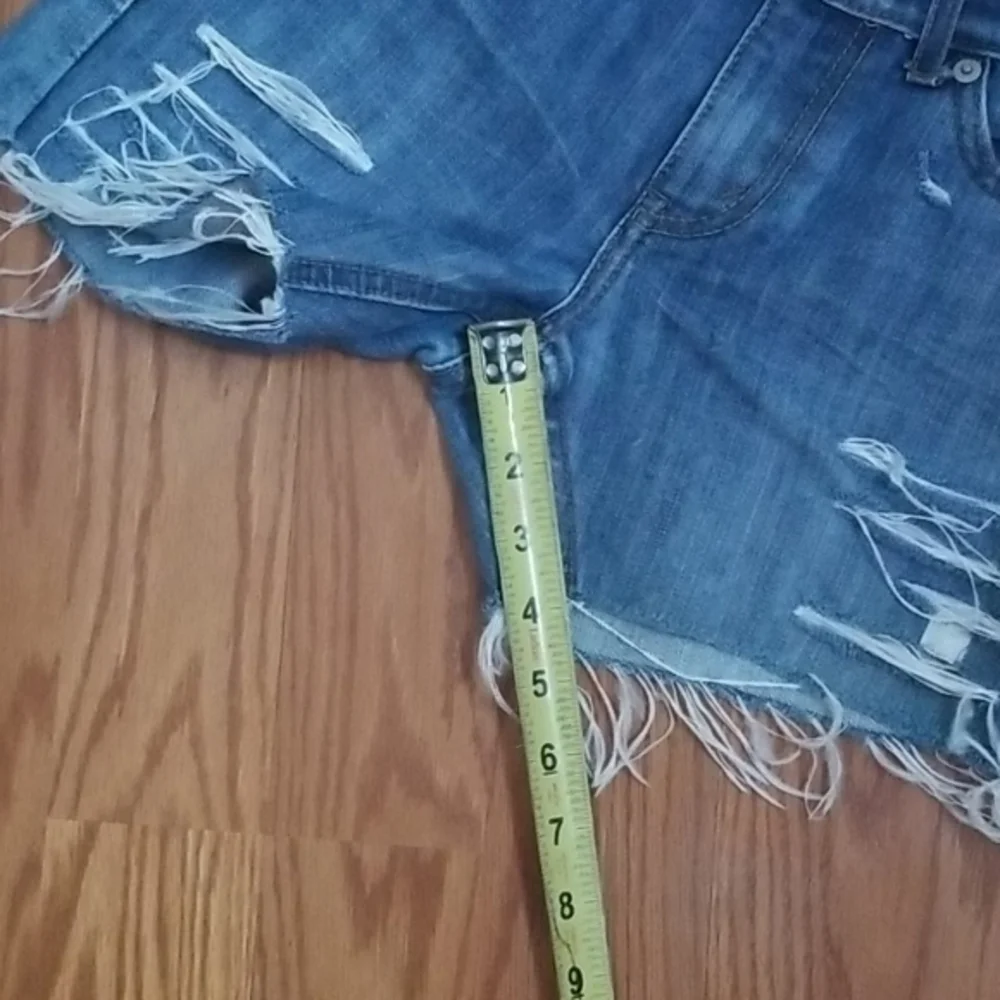 Levi's‎ Cutoffs distressed shorts size 10